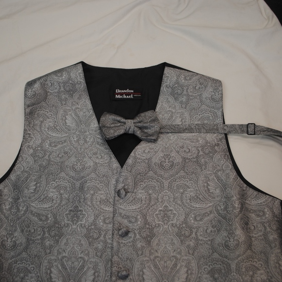 Brandon Michael Silver Paisley Tux Vest & Tie Med - Picture 2 of 4